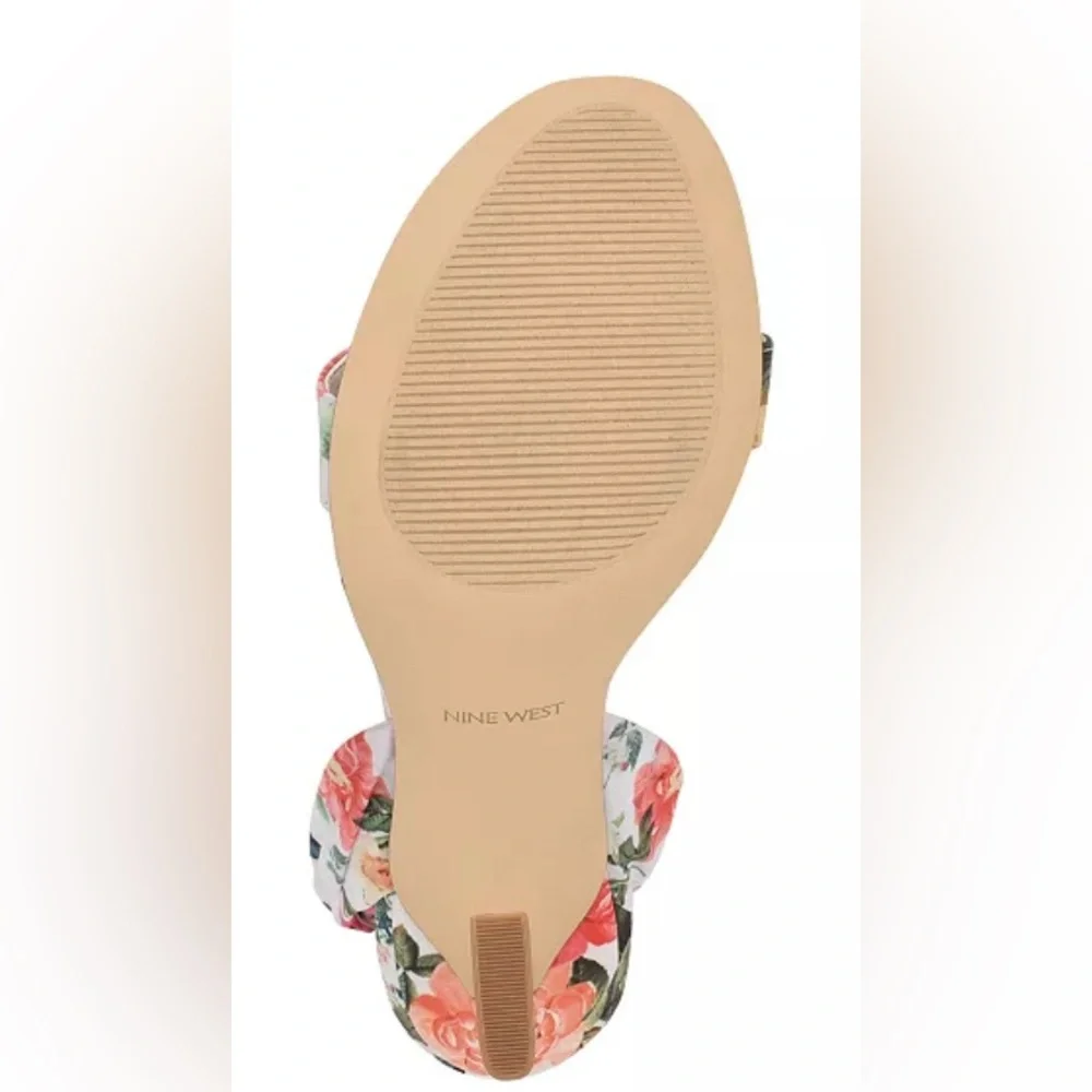NWT.. NINE WEST FLORAL WRAP SANDALS - Picture 15 of 16